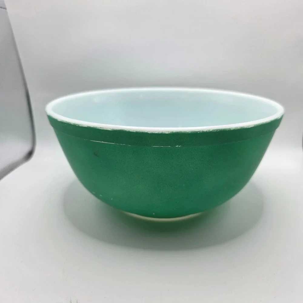 Vintage Pyrex 403 Green Mixing Bowl 2.5 Qt Opal Glass Made in USA MCM Ovenware
